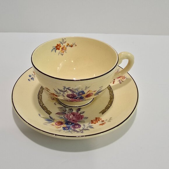 Myott Staffordshire - Vintage Floral Tea Cup & Saucer Set - Picture 2 of 7